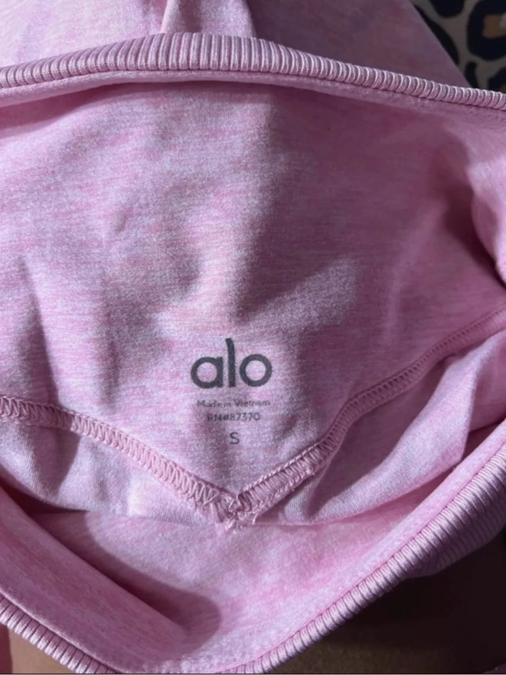 ALO Yoga small pink